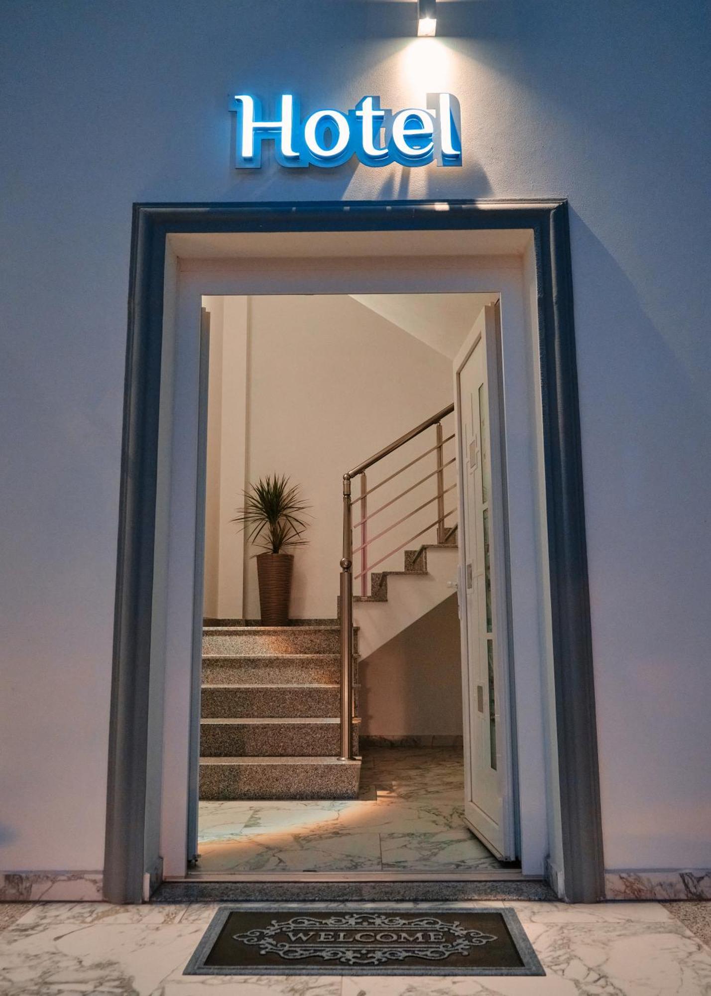 Boks Montflux Hotel מראה חיצוני תמונה